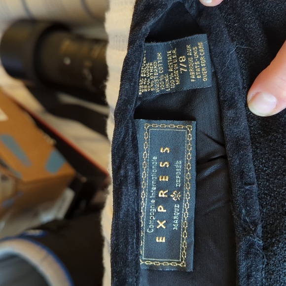 Above the knee black skirt from Express size 7/8 - Picture 2 of 3